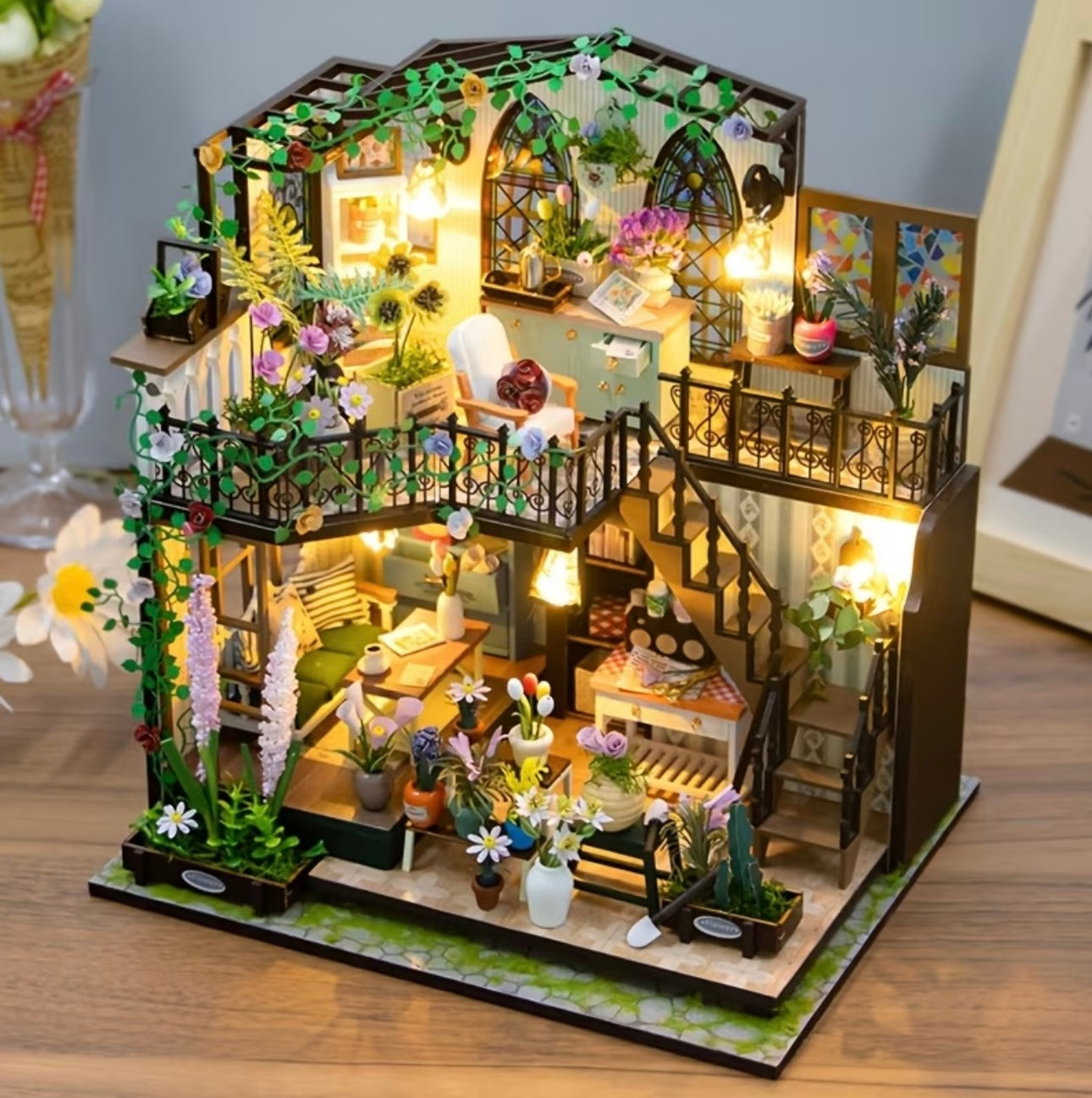 Maison miniature - Le Loft Floral Parisien