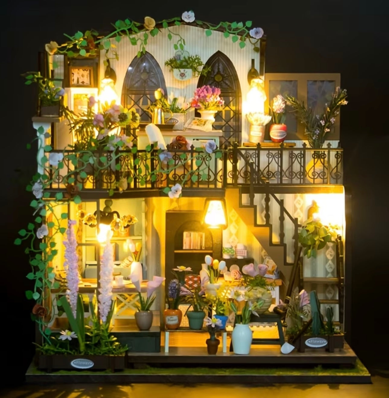Maison miniature - Le Loft Floral Parisien