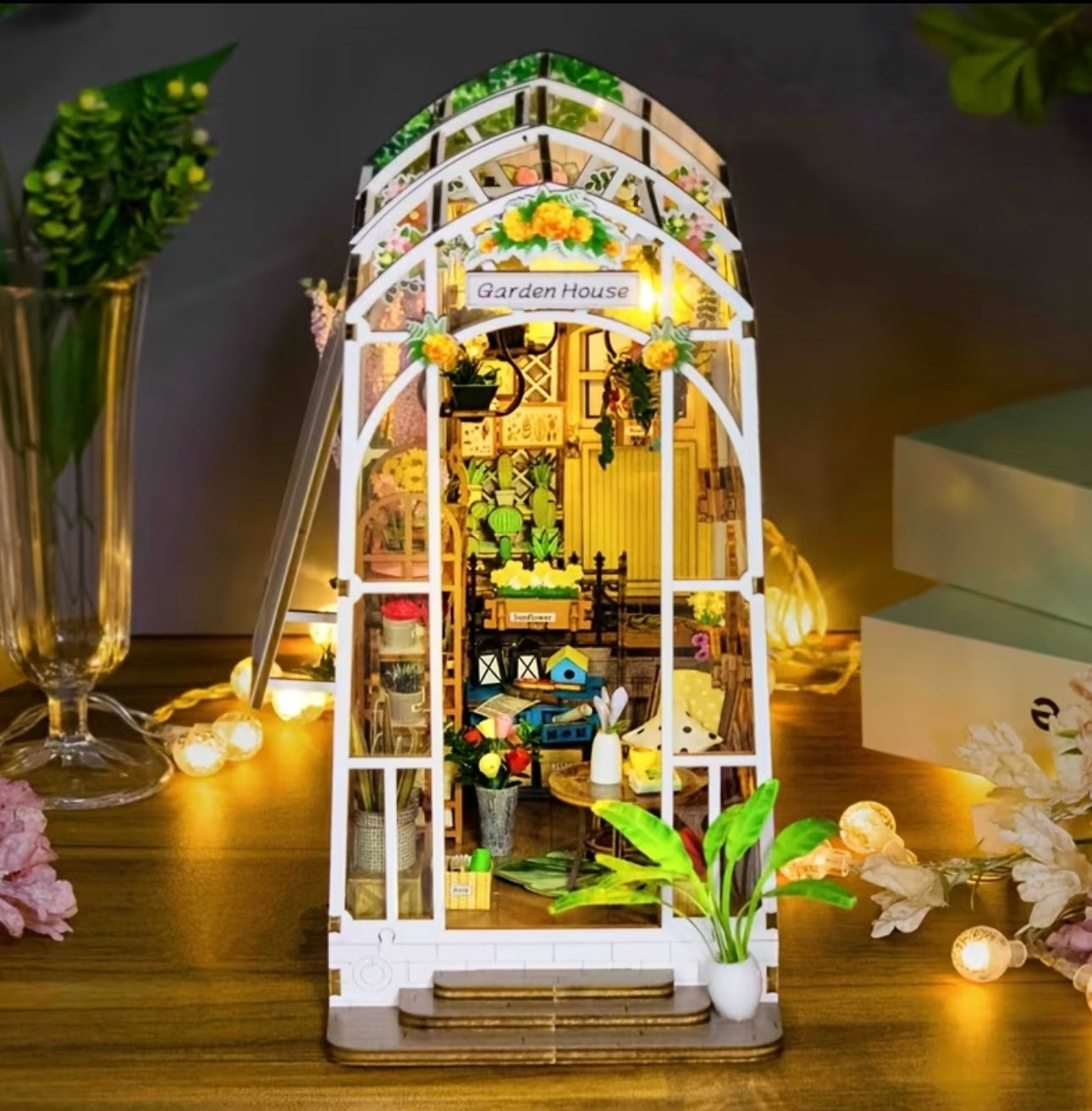 Book Nook - Garden House